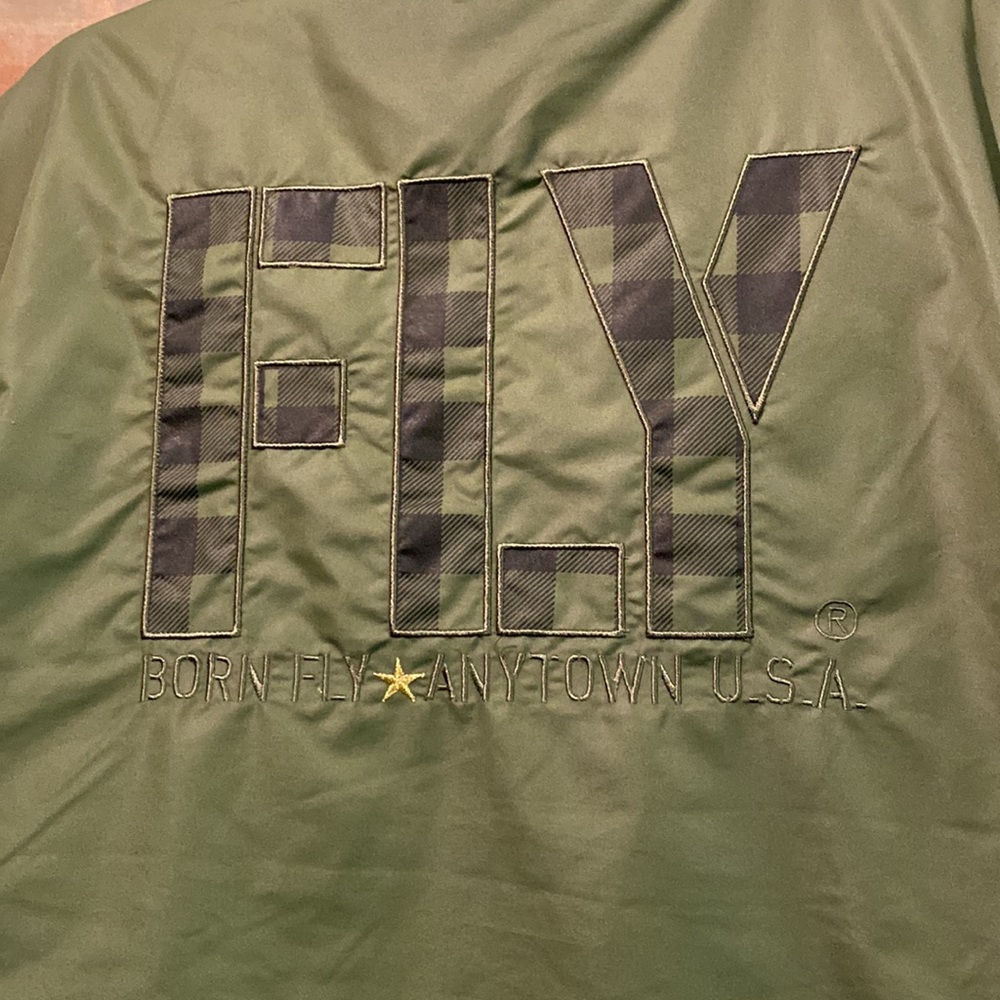 Born Fly puffer vest - Picture 10 of 16